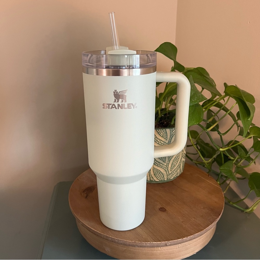 Stanley Hearth & Hand 40 oz H2.0 Quencher Tumbler - Serene Green